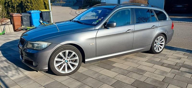 Gebraucht BMW 325 197 PS (144 kW) 2009 Grau Kombi