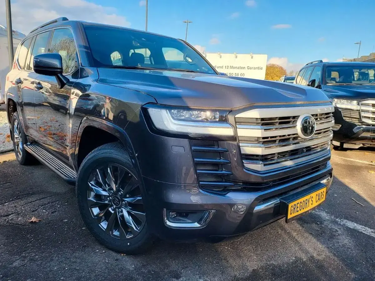 Gebraucht Toyota Land Cruiser 303 PS (222 kW) 2023 Grau SUV