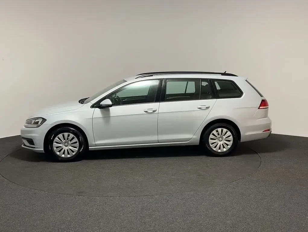 Second-hand VW Golf VII Trendline 110 CP (80 kW) 2017 Argintiu Break