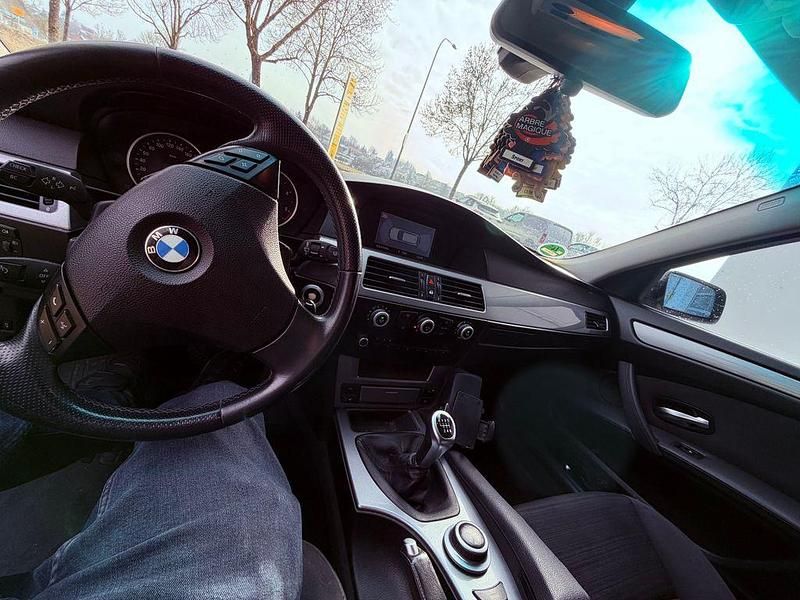 Gebraucht BMW 530 235 PS (172 kW) 2007 Schwarz Kombi