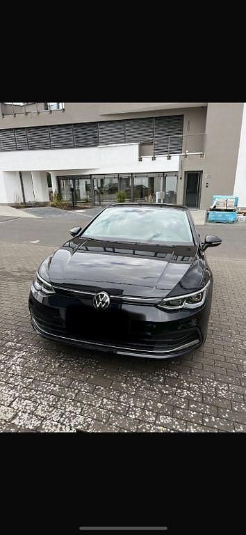 Gebraucht VW Golf VIII Active 150 PS (110 kW) 2023 Schwarz Limousine