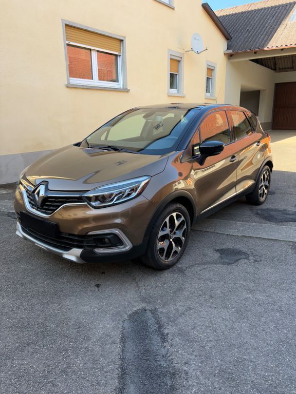 Braun Gebraucht 2018 Renault Captur Intens SUV | 12.399 € (Fairer Preis) - Bild 1/4