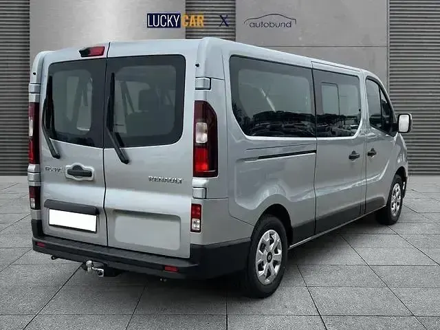 Neu Renault Trafic 2026 Grau