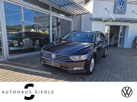 Deep black (metallic) Gebraucht 2019 VW Passat Comfortline Kombi | 17.179 € (Fairer Preis) - Bild 1/4