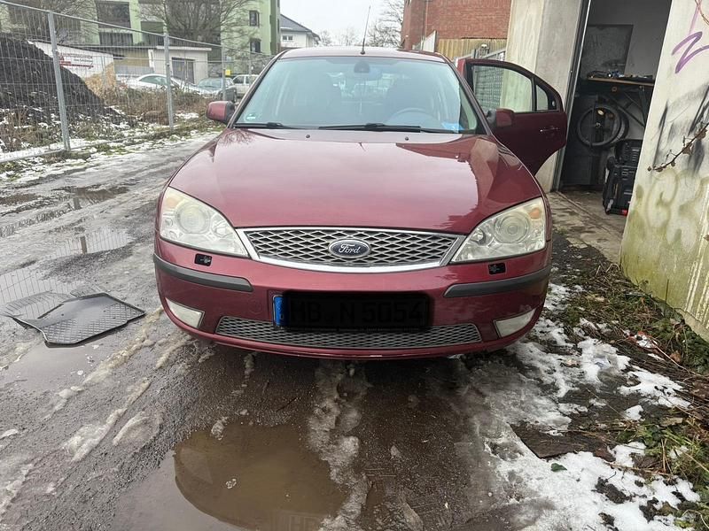 Gebraucht Ford Mondeo 145 PS (106 kW) 2005 Rot Limousine