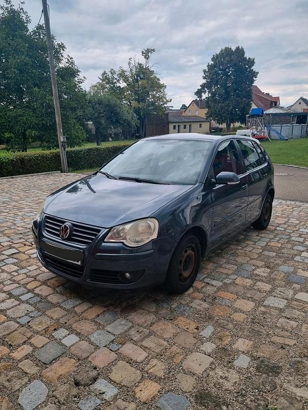 Grau Gebraucht 2009 VW Polo Kleinwagen | 850 € (Superpreis) - Bild 1/4
