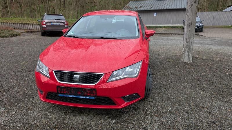 Gebraucht Seat Leon Reference 105 PS (77 kW) 2014 Rot Limousine
