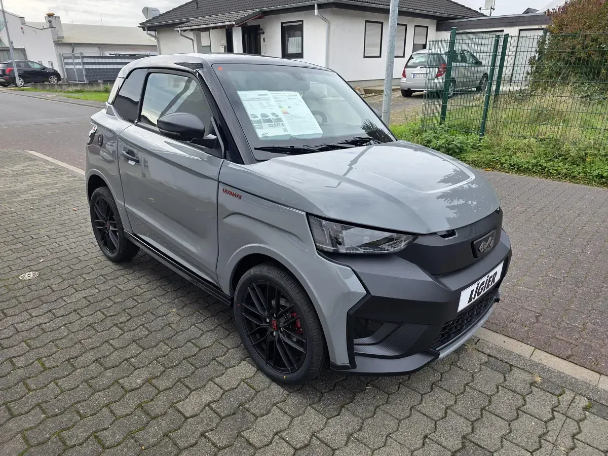 Neu Ligier JS50 2026 Asphalt grau Kleinwagen