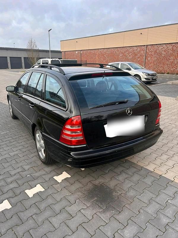 Gebraucht Mercedes C320 Avantgarde 218 PS (160 kW) 2001 Schwarz Kombi