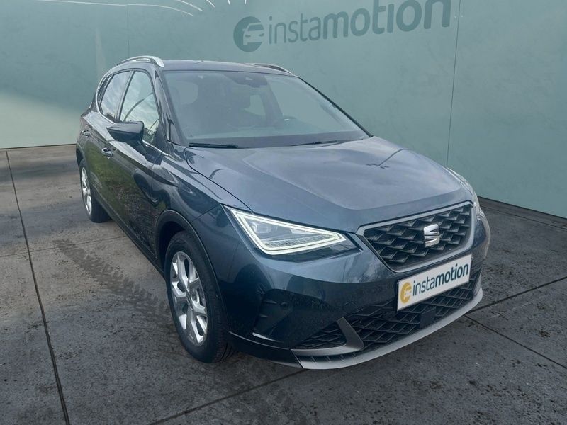 Grau Gebraucht 2024 Seat Arona FR SUV | 29.780 € (Teuer) - Bild 1/4