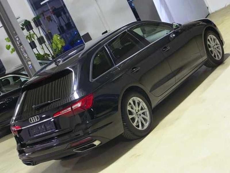 Gebraucht Audi A4 Business 150 PS (110 kW) 2022 Mythos black (metallic) Kombi