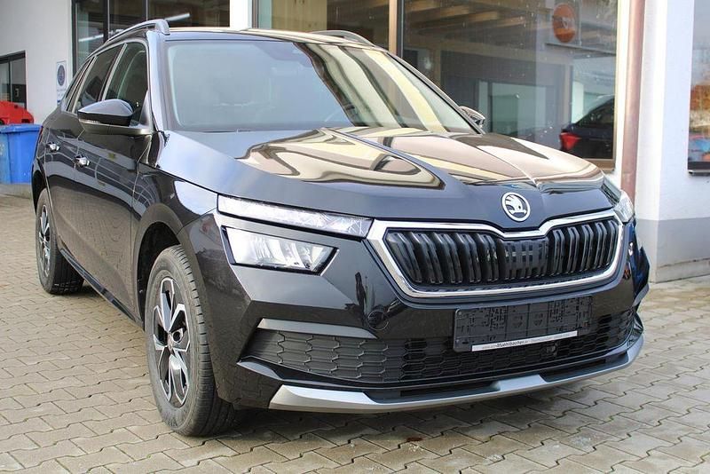 Schwarz Gebraucht 2023 Skoda Kamiq Ambition SUV | 20.990 € (Superpreis) - Bild 1/4