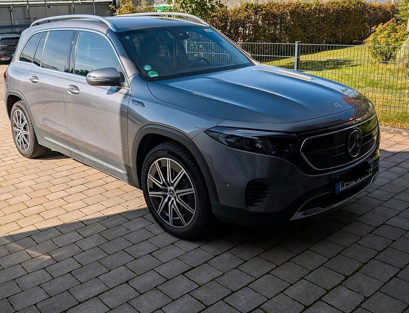 Grau Gebraucht 2022 Mercedes EQB250 SUV | 26.900 € (Superpreis) - Bild 1/4