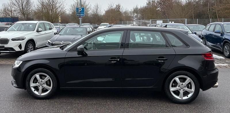 Gebraucht Audi A3 Sportback Attraction 125 PS (91 kW) 2014 Schwarz Kleinwagen