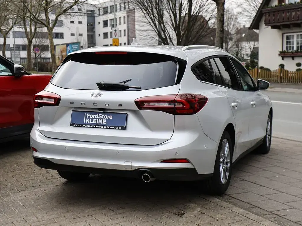 Neu Ford Focus Titanium X 125 PS (91 kW) 2026 Silber Limousine
