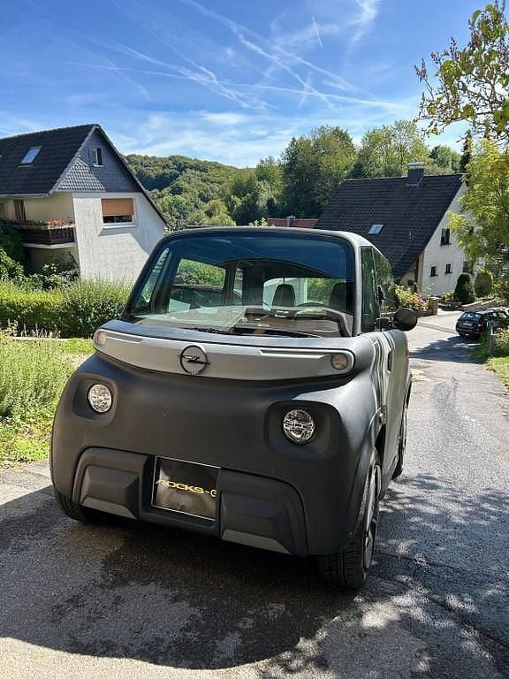 Grau Gebraucht 2022 Opel Rocks-e Rocks Kleinwagen | 7.190 € (Teuer) - Bild 1/4
