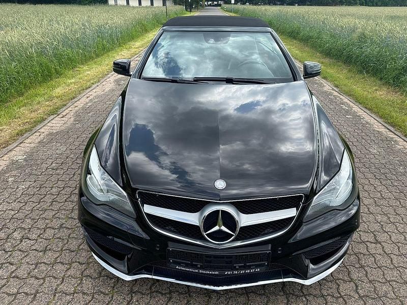 Gebraucht Mercedes E250 AMG line 211 PS (155 kW) 2016 Schwarz Cabrio