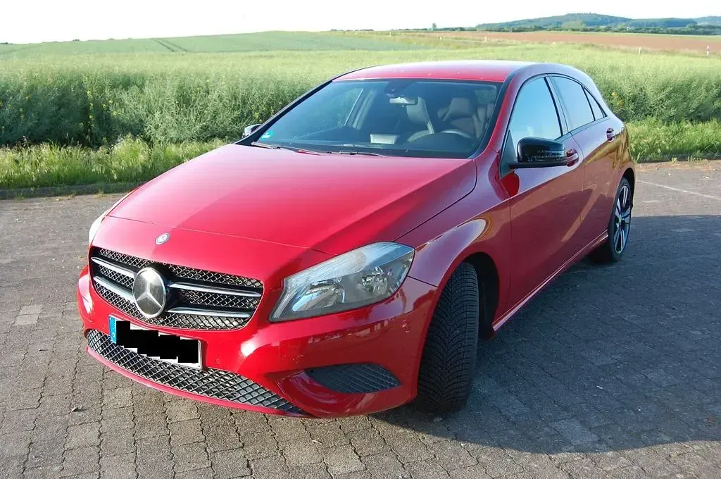 Gebraucht Mercedes A180 Edition 122 PS (89 kW) 2013 Rot Limousine
