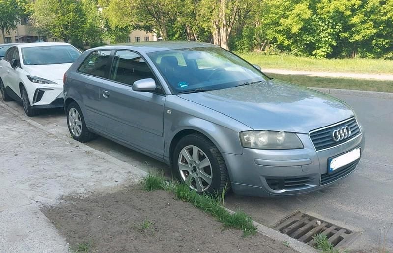 Silber Gebraucht 2004 Audi A3 Kleinwagen | 1.300 € (Superpreis) - Bild 1/4