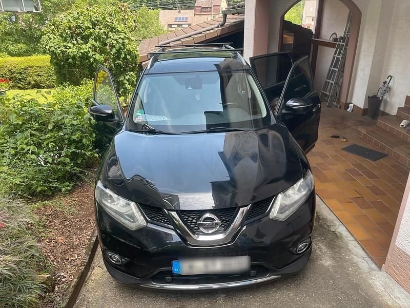 Schwarz Gebraucht 2014 Nissan X-Trail SUV | 13.000 € (Fairer Preis) - Bild 1/4