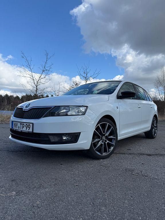 Gebraucht Skoda Rapid 105 PS (77 kW) 2015 Weiß Kleinwagen