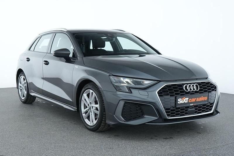 Grau Gebraucht 2023 Audi A3 Sportback S-Line Limousine | 24.660 € (Superpreis) - Bild 1/4