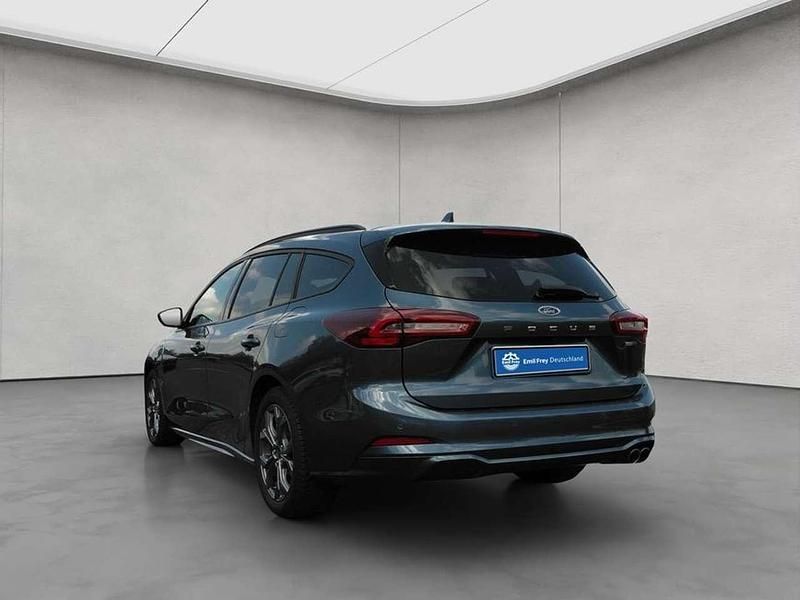 Gebraucht Ford Focus ST-Line X 125 PS (91 kW) 2023 Chrome blue metallic Kombi