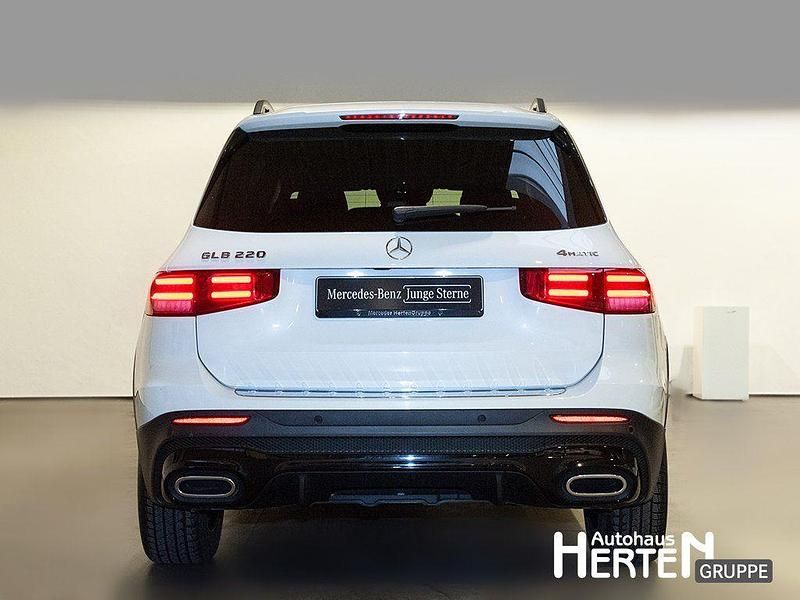 Gebraucht Mercedes GLB220 AMG 190 PS (139 kW) 2024 Digitalweiß SUV