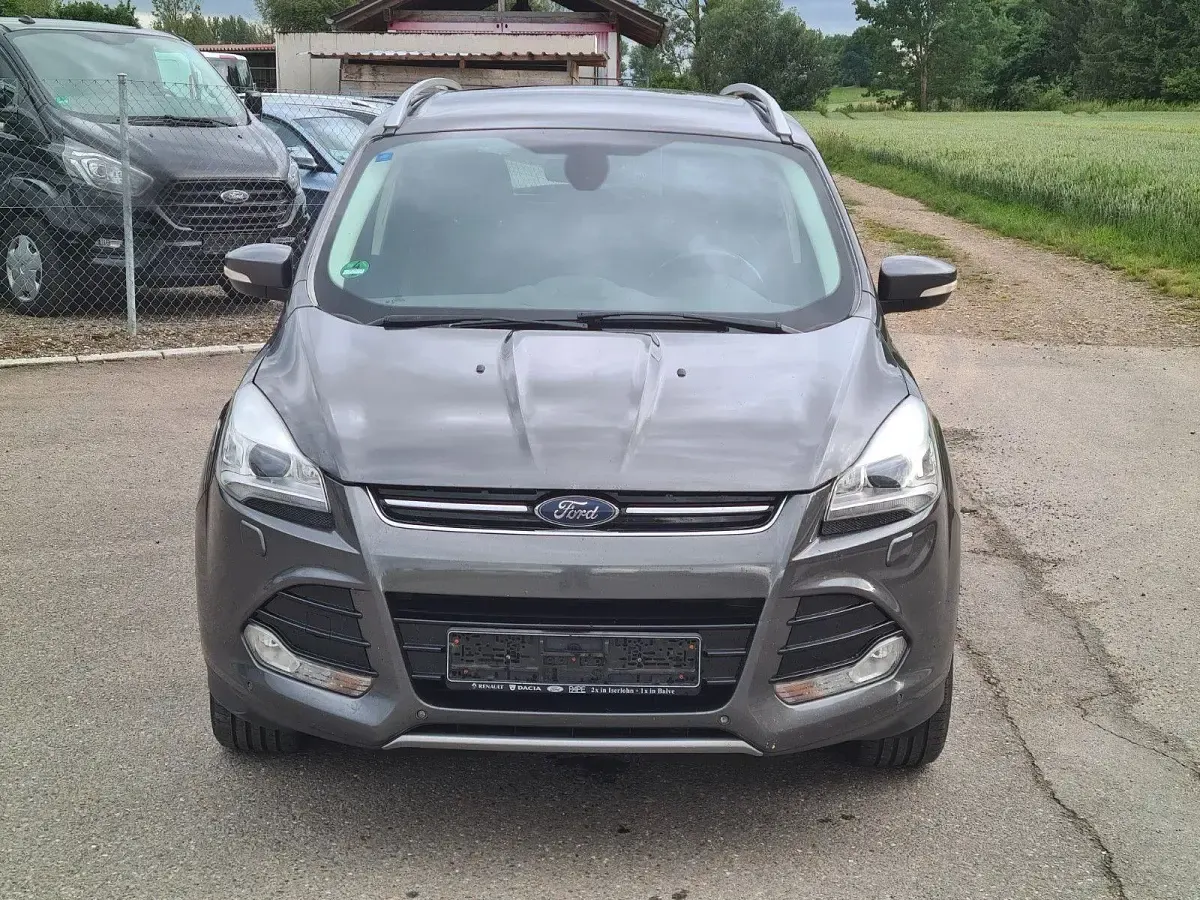 Gebraucht Ford Kuga Titanium 150 PS (110 kW) 2015 Grau SUV