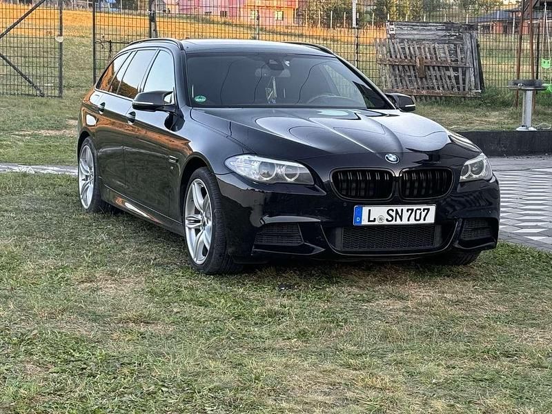 Schwarz Gebraucht 2014 BMW 530 M Sport Kombi | 13.500 € (Fairer Preis) - Bild 1/4