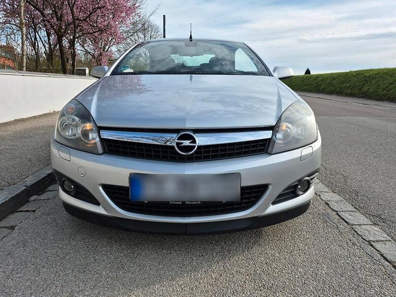 Gebraucht Opel Astra Cabriolet 140 PS (102 kW) 2007 Silber Cabrio