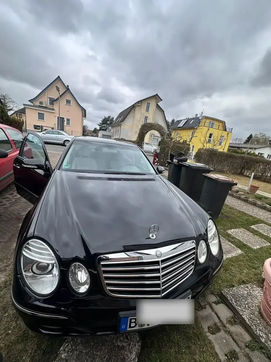 Gebraucht Mercedes E280 Elegance 140 PS (102 kW) 2009 Schwarz Limousine