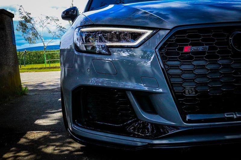 Gebraucht Audi RS3 Ambiente 400 PS (294 kW) 2018 Grau Limousine