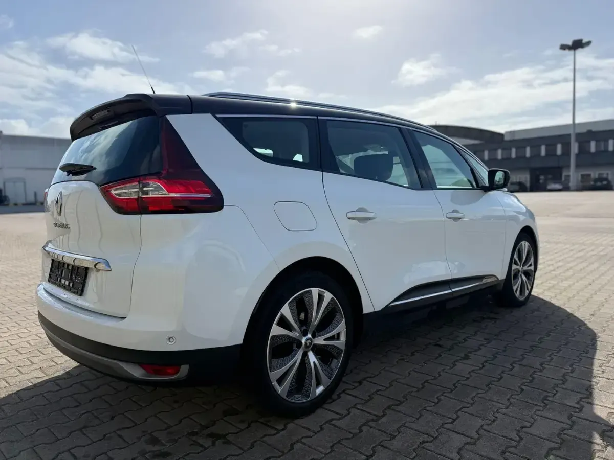 Gebraucht Renault Scénic IV Bose Edition 131 PS (96 kW) 2018 Schwarz Van / Kleinbus