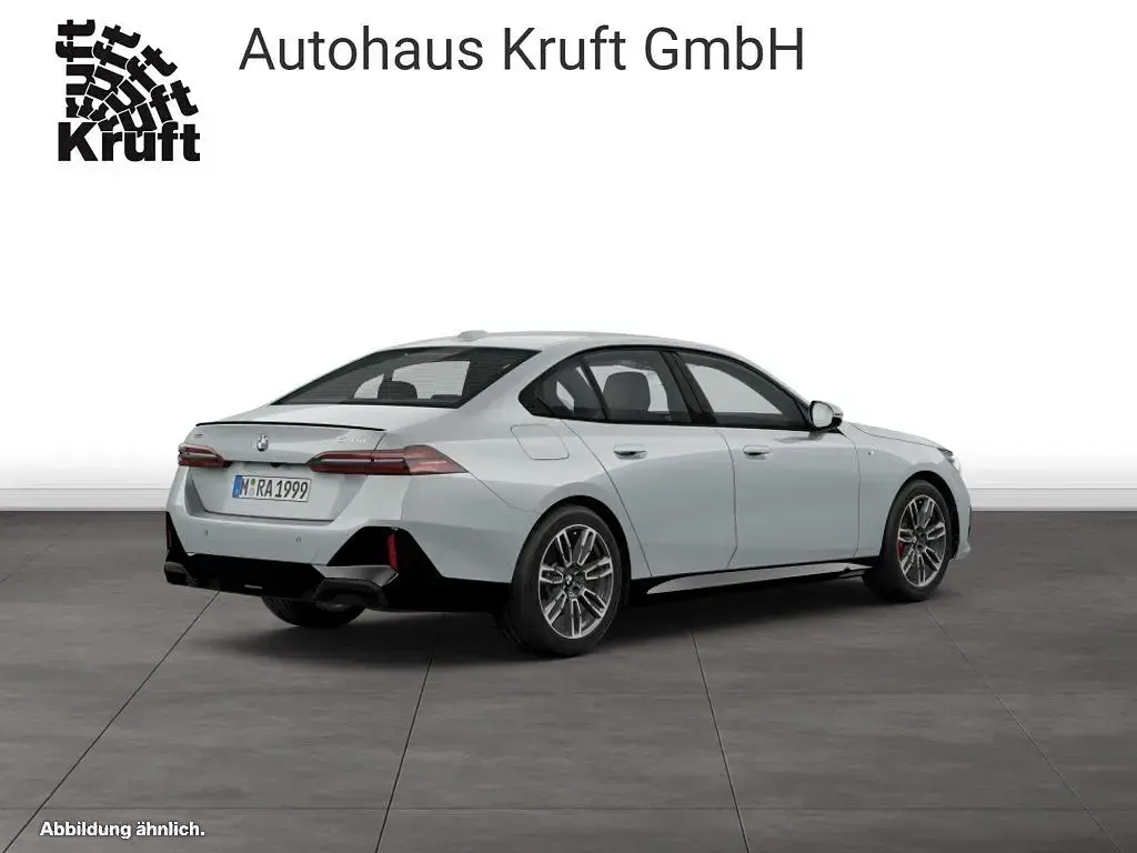 Gebraucht BMW 540 M Sport 303 PS (222 kW) 2025 M brooklyn grau Limousine