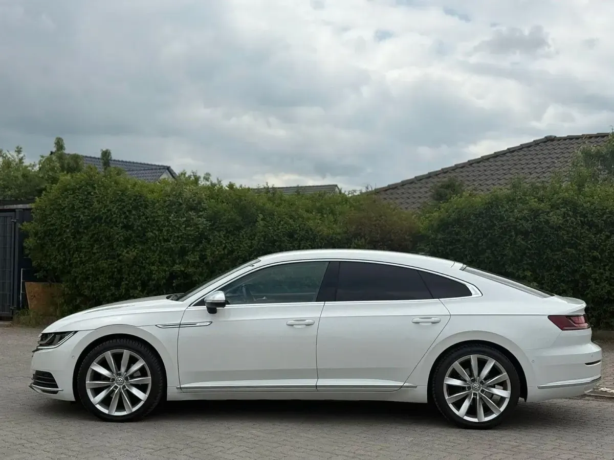 Gebraucht VW Arteon Elegance 150 PS (110 kW) 2017 Weiß Kleinwagen