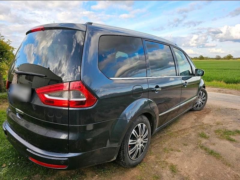 Gebraucht Ford Galaxy Titanium 130 PS (95 kW) 2010 Andere farben Van / Kleinbus