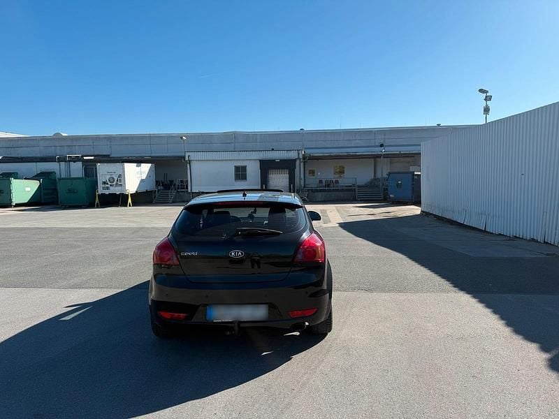 Gebraucht Kia Ceed 125 PS (91 kW) 2009 Schwarz Kleinwagen