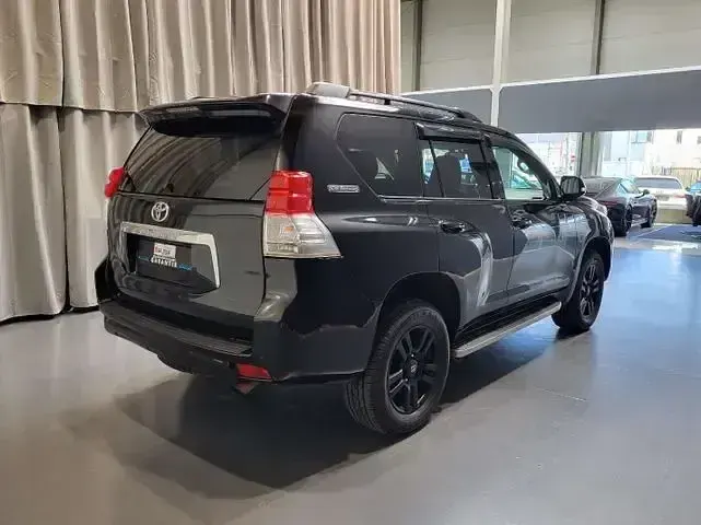 Gebraucht Toyota Land Cruiser Executive 190 PS (139 kW) 2010 Deep titanium SUV