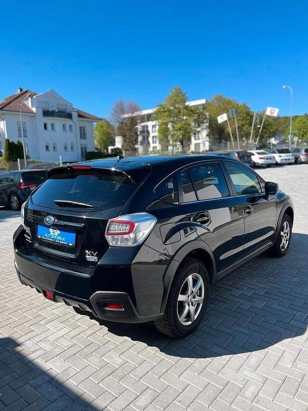 Käytetty Subaru XV 147 HP (108 kW) 2016 Musta Katumaasturi