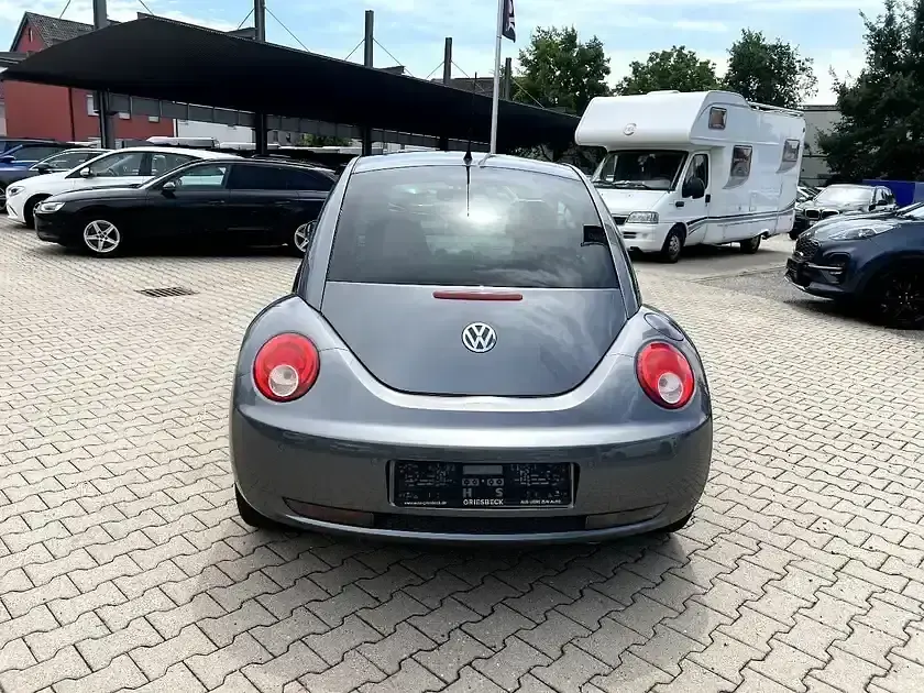 Gebraucht VW Beetle 102 PS (75 kW) 2010 Platinum grey metallic Kleinwagen