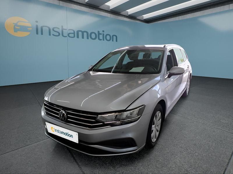 Silber Gebraucht 2023 VW Passat Kombi | 25.749 € (Fairer Preis) - Bild 1/4