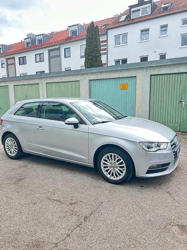 Gebraucht Audi A3 Comfort 110 PS (80 kW) 2015 Grau Limousine