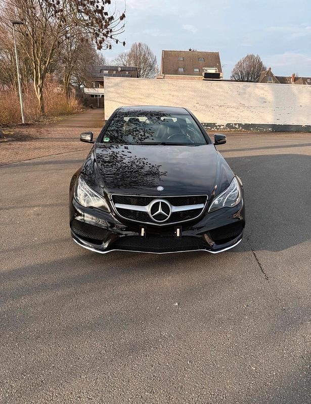 Gebraucht Mercedes E220 170 PS (125 kW) 2015 Schwarz Coupé