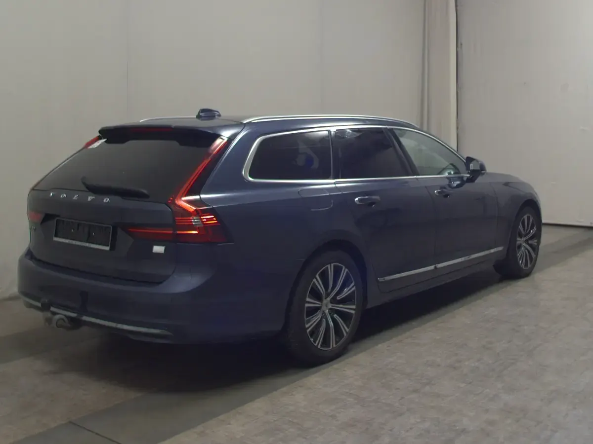Gebraucht Volvo V90 Inscription 392 PS (288 kW) 2021 Blau Kombi
