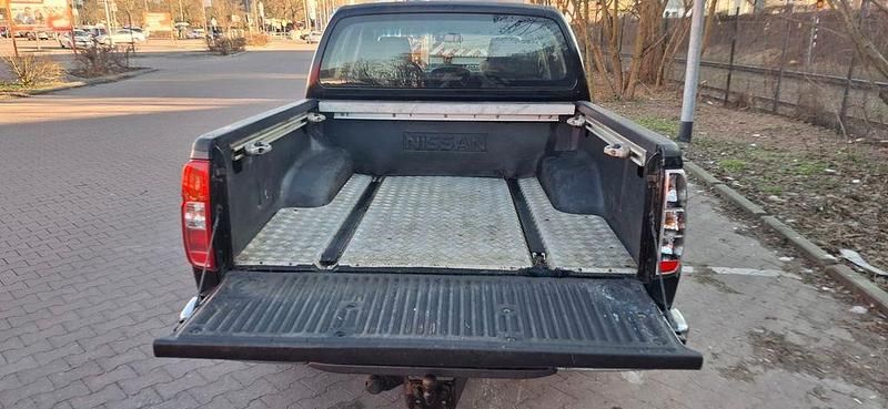 Gebraucht Nissan Navara 190 PS (139 kW) 2011 Schwarz Pickup