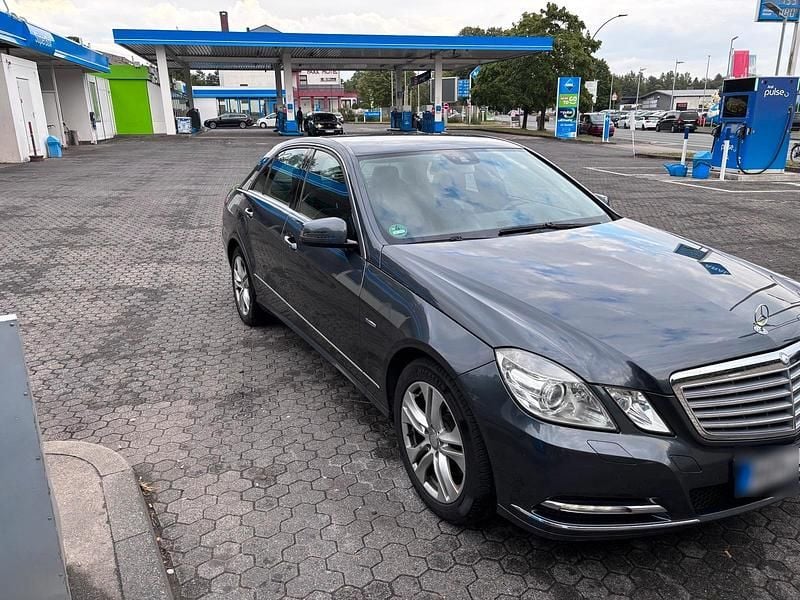 Second-hand Mercedes E250 2010 Andere farben Berlinǎ