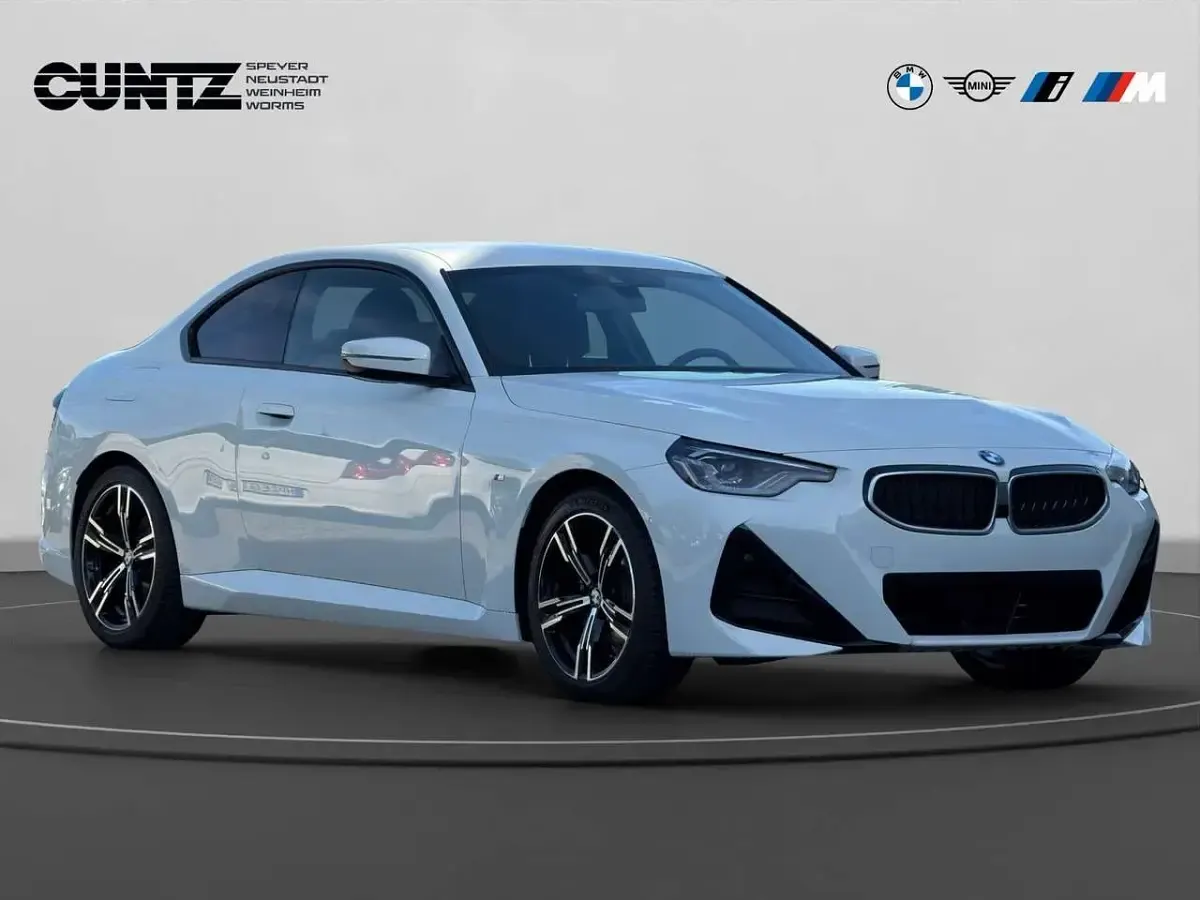 Neu BMW 218 Performance 156 PS (114 kW) 2026 Weiß Coupé