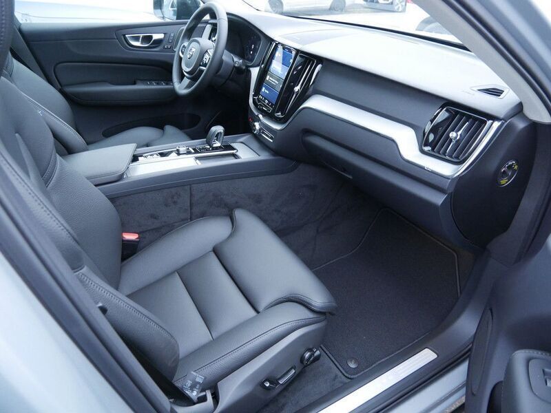 Gebraucht Volvo XC60 Plus 349 PS (256 kW) 2024 Vapour grey SUV