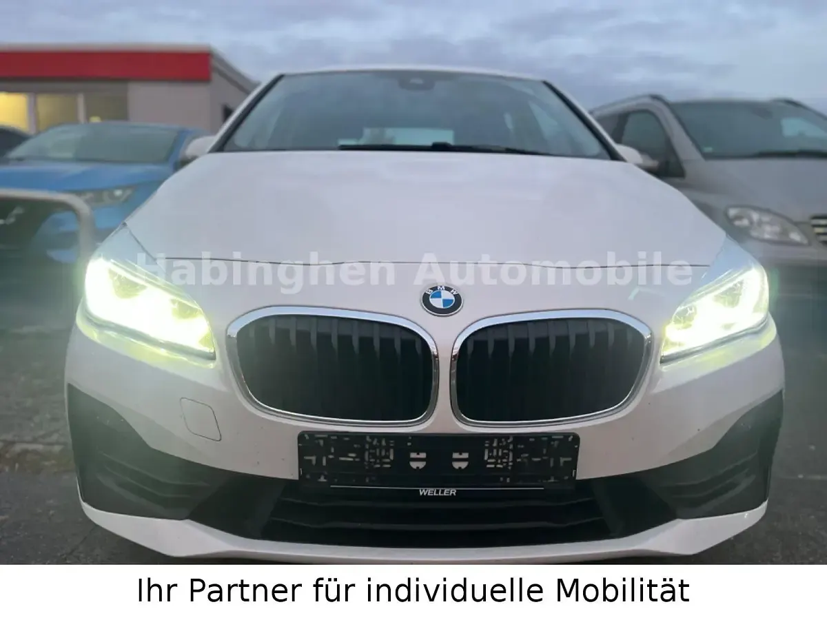 Gebraucht BMW 218 Active Tourer Advantage 150 PS (110 kW) 2020 Weiß Van / Kleinbus